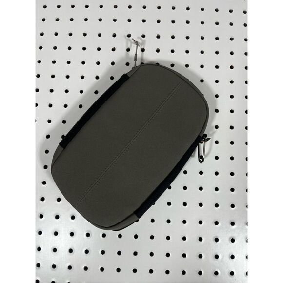 Tony Hawk zippered CD holder - Picture 2 of 3